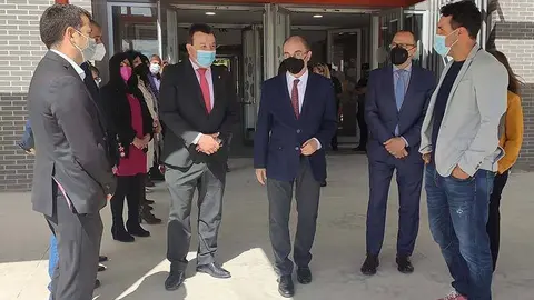 El presidente ha visitado este mi&eacute;rcoles el nuevo colegio Od&oacute;n de Buen en Zuera