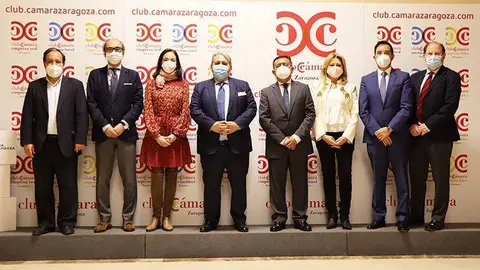 Foto de familia de la reuni&oacute;n mantenida entre representantes de la C&aacute;mara de Comercio y del Colegio de Mediadores de Seguros de Zaragoza