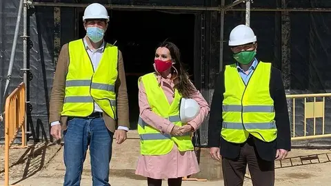 El diputado nacional por Zaragoza, Pedro Fern&aacute;ndez, y los diputados auton&oacute;micos Marta Fern&aacute;ndez y Santiago Mor&oacute;n han visitado las obras