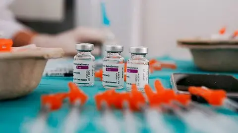 Seg&uacute;n estimaciones de la OMS, se necesitan casi 12.000 millones de dosis para que el 75% de la poblaci&oacute;n mundial pueda ser inmunizada