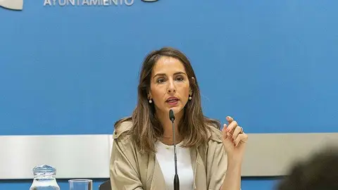 La consejera ha defendido que, en cualquier caso, la factura de compra de ese terminal era legal. Foto: Ayuntamiento de Zaragoza