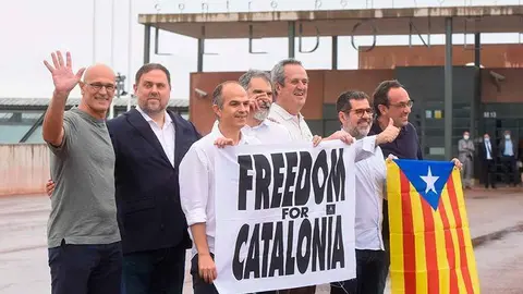 Los presos independentistas han abandonado as&iacute; la c&aacute;rcel este mi&eacute;rcoles. Foto: Twitter (Esquerra_erc)
