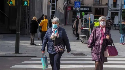 El nuevo decreto establece, entre otros aspectos, que este s&aacute;bado deje de ser obligatorio llevar mascarilla al aire libre 