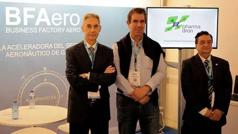Fernando Castillo, director general de Novaltia; Alejandro Ibrahim, CEO del Aeropuerto de Teruel, y Francisco Yuste, socio fundador de Delsat 