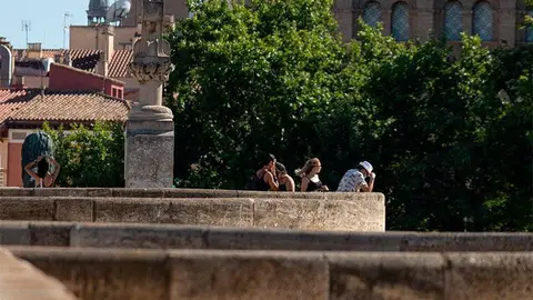 El Gobierno mantiene la previsi&oacute;n de que se recupere la mitad del turismo registrado en 2019, gracias al r&aacute;pido avance en la vacunaci&oacute;n