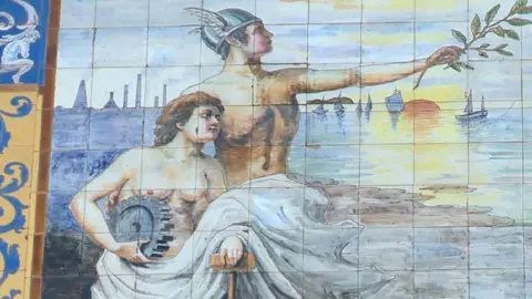 En el Palacio de Larrinaga abundan los motivos marineros