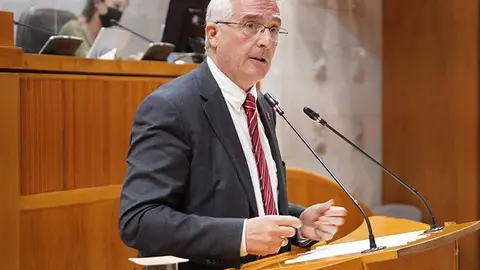 Olona durante su intervenci&oacute;n en el Pleno. Foto: Cortes de Arag&oacute;n 