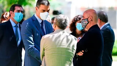 El presidente Pedro S&aacute;nchez en julio pasado con los responsables de UGT, CCOO y CEOE | Foto: La Moncloa