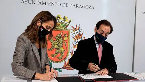 Navarro y Arenere, en la firma del convenio. Foto: Laura Trives