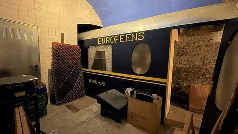 Este espacio recrea una estaci&oacute;n de metro