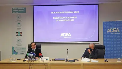 El presidente de ADEA, Salvador Arenere, y su secretario general, Jos&eacute; Guill&eacute;n, han presentado los resultados de la encuesta