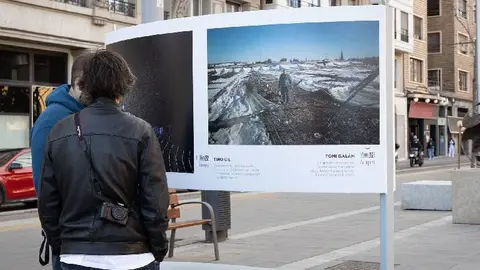 La exposici&oacute;n recoge el trabajo de los fotoperiodistas aragoneses el pasado a&ntilde;o. Foto: Laura Trives