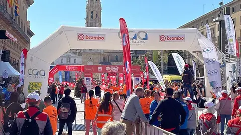 Ambiente deportivo y festivo en la ma&ntilde;ana de domingo dedicada a la Ponle Freno. 