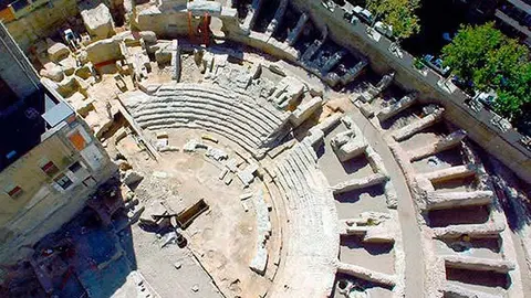 El teatro romano es uno de los edificios mejor conservados de Caesaraugusta 