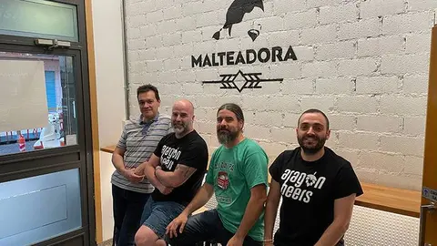 Los miembros de Arag&oacute;n Beers ya preparan su fiesta en La Malteadora.