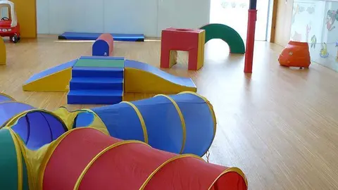 Los alumnos pueden disfrutar de actividades que van desde el repaso de materias hasta actividades deportivas, pasando por m&uacute;sica y rob&oacute;tica