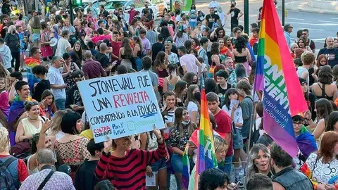 La manifestaci&oacute;n del D&iacute;a del Orgullo ha vuelto a Zaragoza bajo un halo de normalidad
