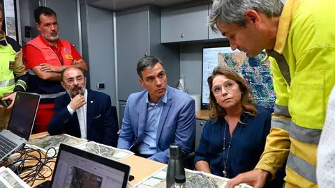 Pedro S&aacute;nchez, en su visita al puesto de mando frente al incendio de Ateca. 