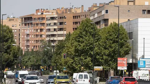 Veh&iacute;culos circulando por la ciudad