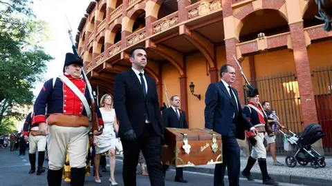 desfile militar de las hero&iacute;nas de Los Sitios