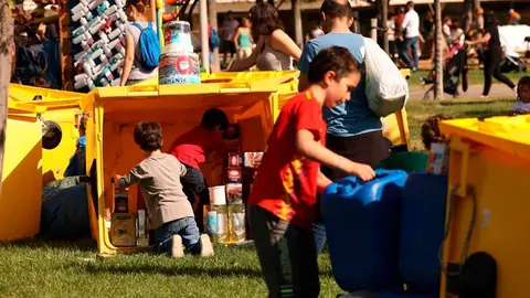 Ni&ntilde;os jugando en Expo R&iacute;o y Juego