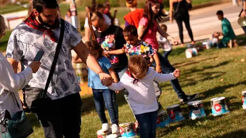 Ni&ntilde;os jugando en Expo R&iacute;o y Juego