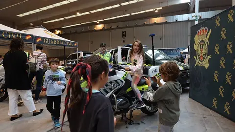 Ni&ntilde;os moto Guardia Civil 