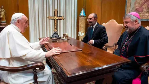 Lamb&aacute;n, el Papa Francisco y el arzobispo de Zaragoza