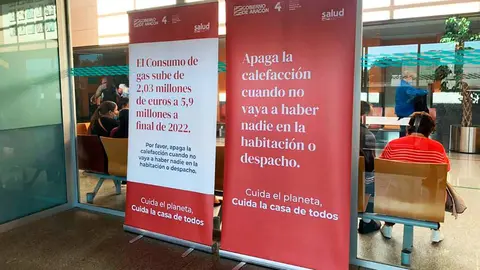 Carteles campa&ntilde;a ahorro luz en el Servet de Zaragoza