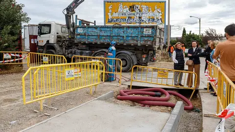 En una primera la fase, la acera se instalar&aacute; desde la parada de bus a la avenida
