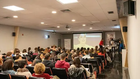 Casa de la mujer charla sobre actuaci&oacute;n con ni&ntilde;os v&iacute;ctimas violencia de g&eacute;nero