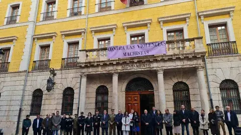Lectura del manifiesto en la puerta del consistorio