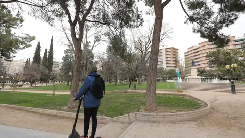 El joven conductor comet&iacute;a tres infracciones de tr&aacute;fico a la vez cuando le pill&oacute; la polic&iacute;a