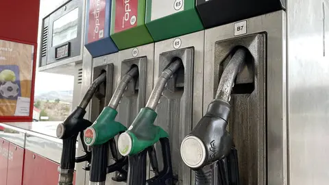 Dispensadores en una gasolinera. Foto: Imagen de archivo