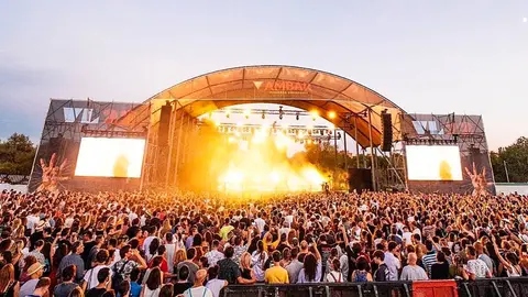 escenario Ambar Vive Latino 2022 en Zaragoza