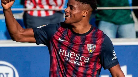 Kevin Carlos celebra un gol