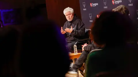 Pedro Almod&oacute;var ha ofrecido una masterclass cinematogr&aacute;fica en el Auditorio de Zaragoza como preludio a los Premios Feroz. Foto: Chus Marchador