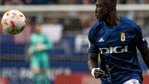 Obeng, en un partido con el Oviedo