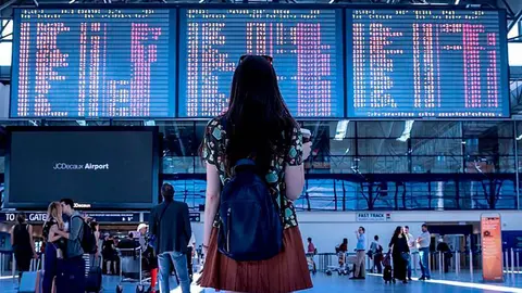 Una turista en el aeropuerto