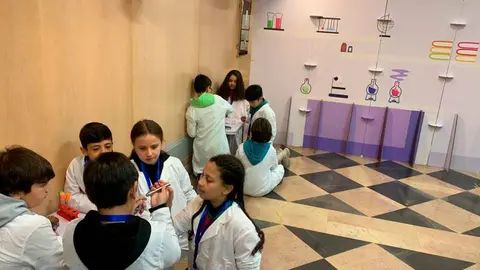 Escolares esta ma&ntilde;ana en el escape room