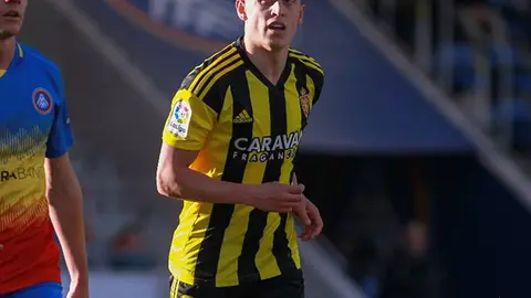 Mollejo corre contra el Andorra
