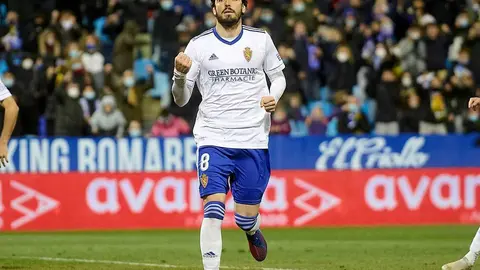 Eugeni celebra un gol en su estreno ante el M&aacute;laga 