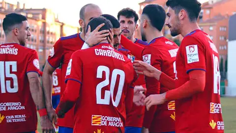 Carbonell celebra un gol con el Teruel