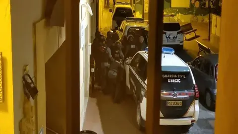 Las pesquisas de la Benem&eacute;rita se centran en una pareja formada por un padre y un hijo