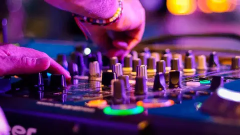 Dj