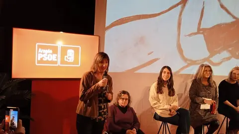 La candidata a la Alcald&iacute;a de Zaragoza, Lola Ranera, ha participado esta tarde en un acto abierto a la ciudadan&iacute;a en Las Armas