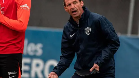 Sobre las expulsiones, asegura que "no las ha visto" | Foto: SD Huesca