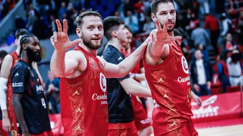 Los jugadores del Casademont celebran la victoria