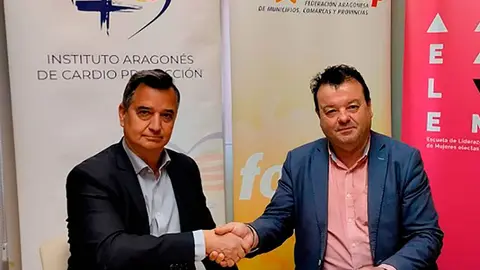 Luis Zubieta y Fernando Guerrero, en la firma del convenio