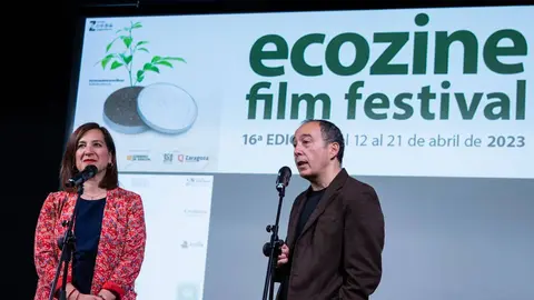 Imagen del director del festival y la vicealcaldesa 